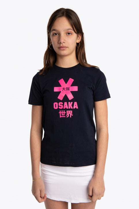 Boy and girl wearing the Osaka kids tee short sleeve navy with logo in pink. Front view