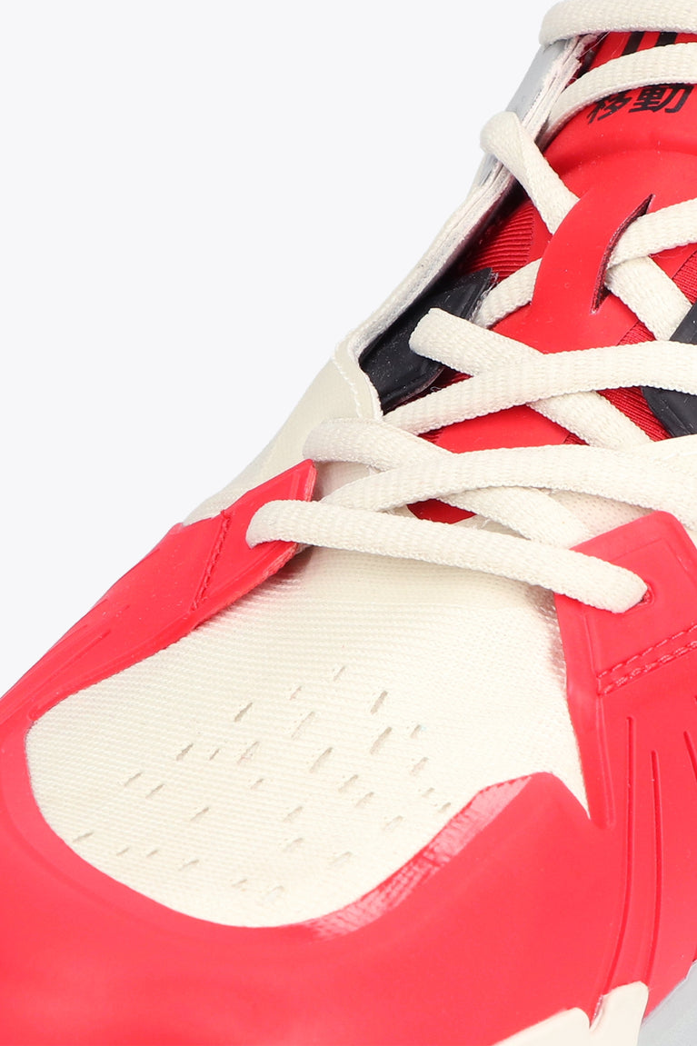 Osaka footwear Ido Mk1 in white and red with logo in black. Detail shoelace view