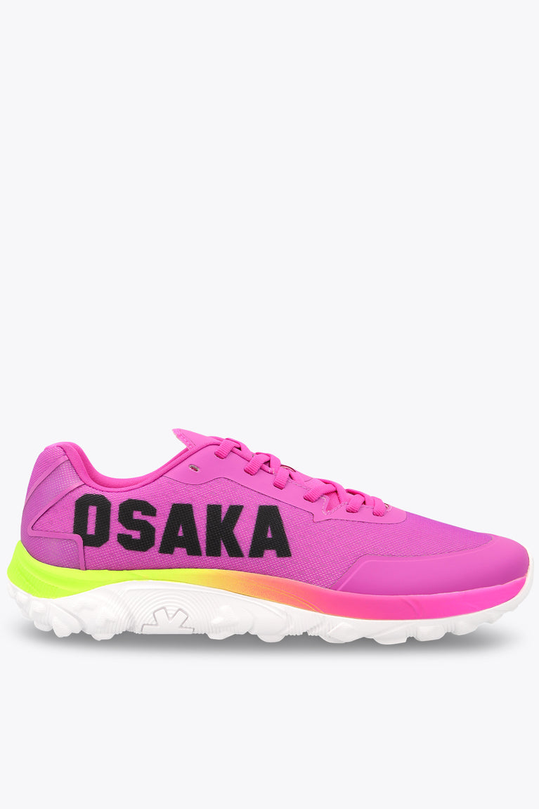 Rose bud pink sneaker side view with OSAKA logo, lace-up and green-accent sole