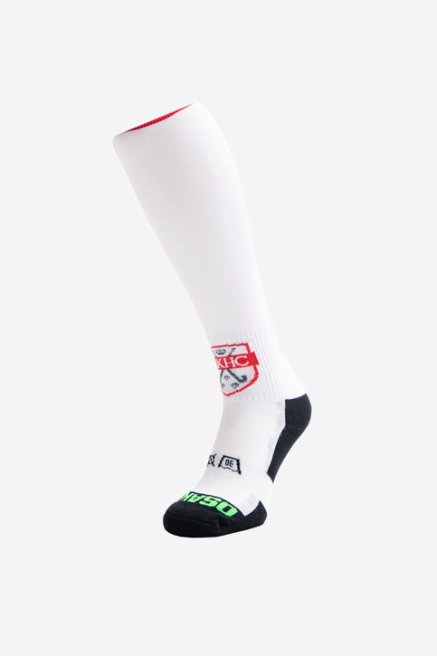 HC Knokke Field Hockey Socks | White HC Knokke Field Hockey Socks in white with Osaka logo in green. Front view