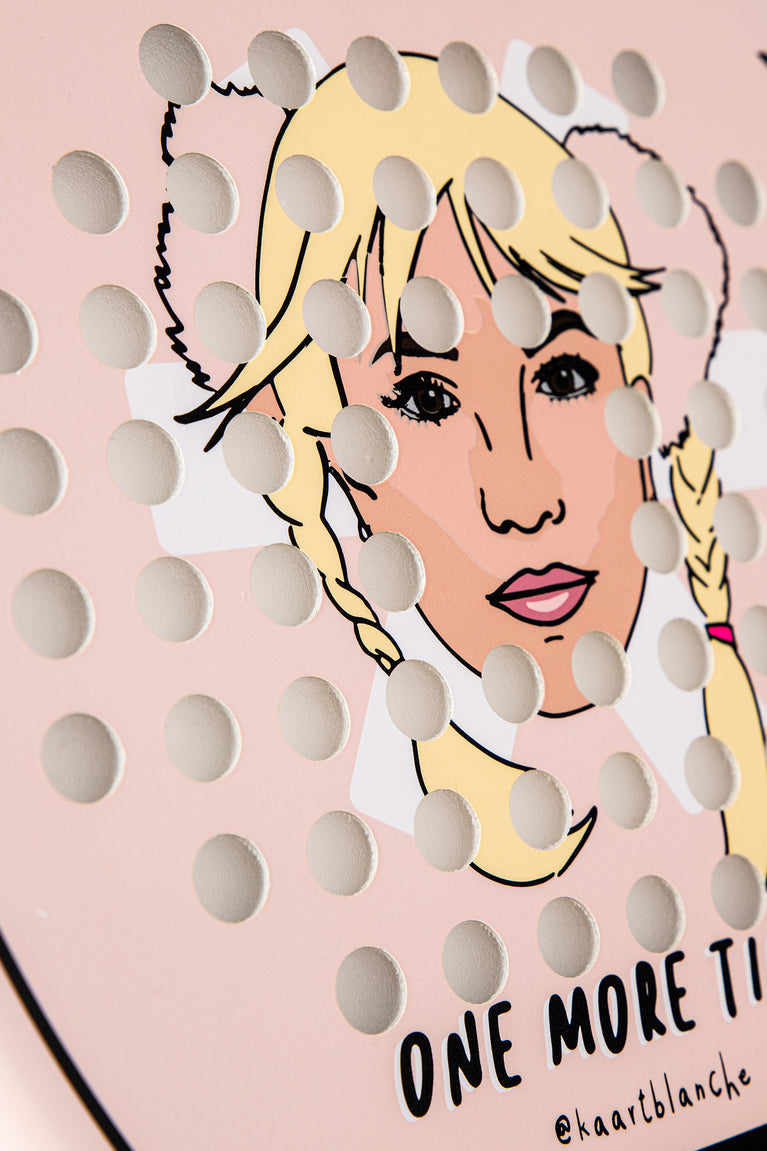 Osaka X Kaart Blanche padel racket in pink with text. Detail text view