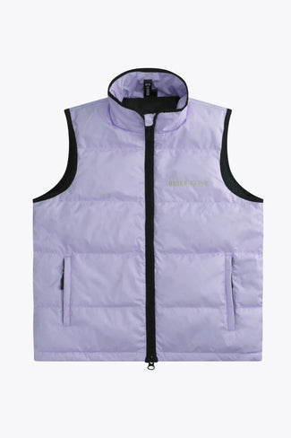 Farbige wattierte Damenweste Osaka women padded gilet in purple with grey logo. Front flatlay view