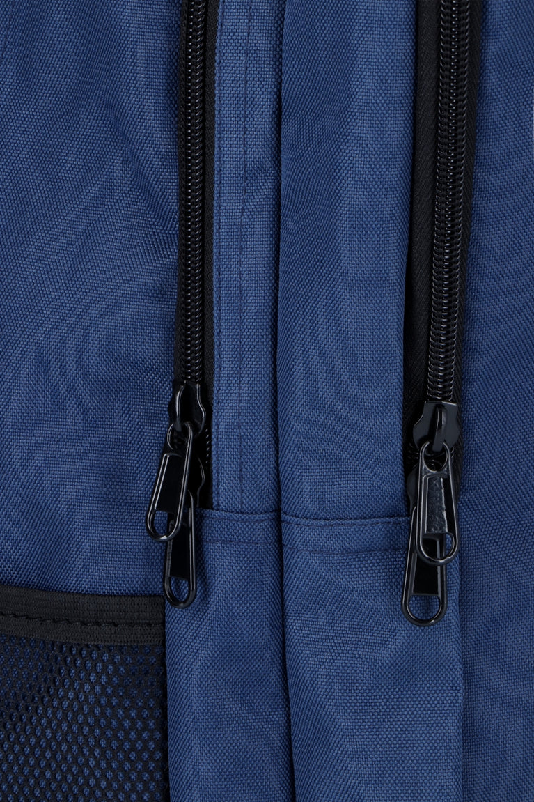 Osaka sports backpack in navy with logo in white and red. Detail zip view