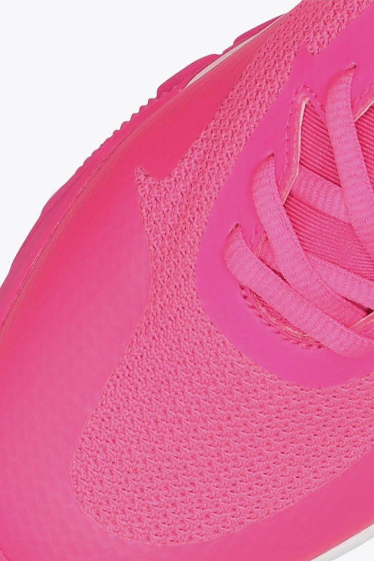 Osaka footwear Kai Mk1 in pink with logo. Detail shoelace view