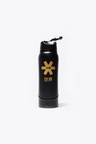 Osaka Kuro aluminium water bottle in black with logo in bronze. Front view